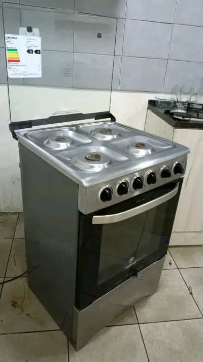 Cocina a gas Mademsa con horno y 4 quemadores - miniatura 2