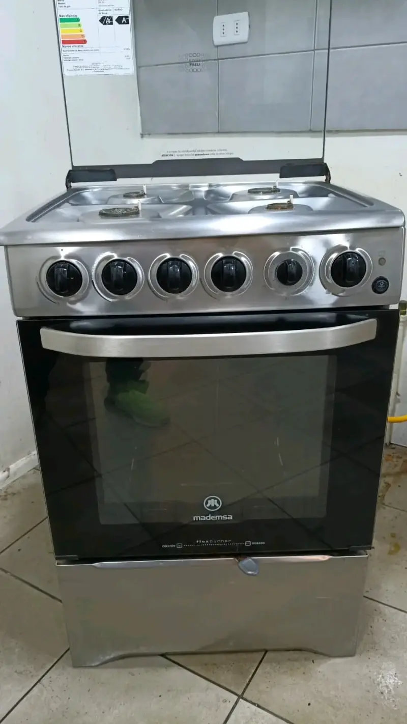 Cocina a gas Mademsa con horno y 4 quemadores - 3