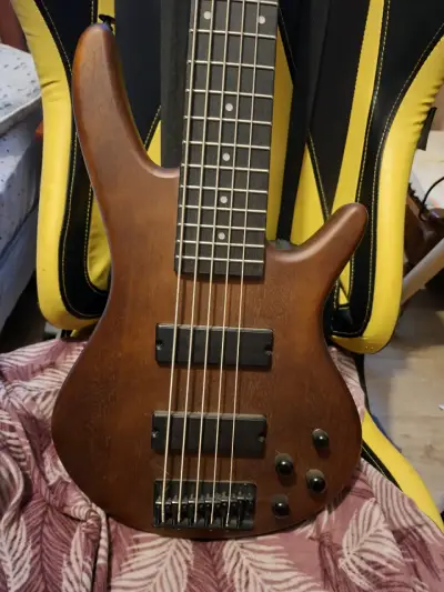 Bajo eléctrico de 6 cuerdas Ibanez marrón - miniatura 4
