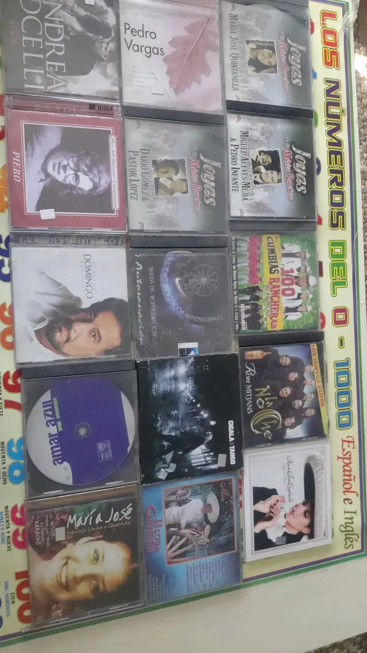 Colección de CDs de Música Variada en Español e Inglés - 5