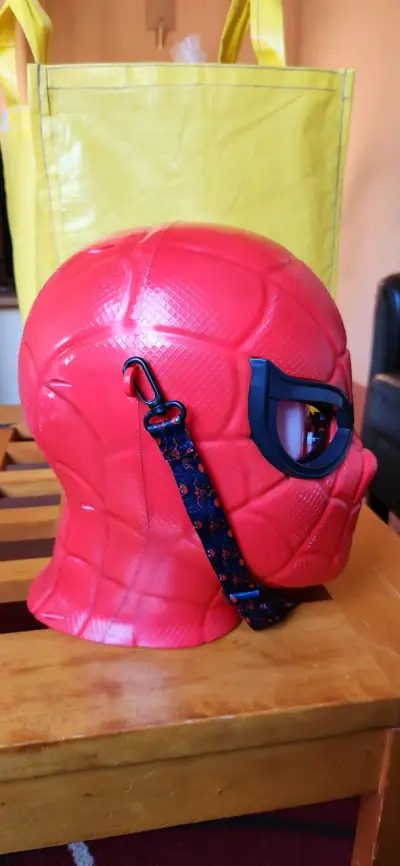 Palomera de Spiderman. Con botón. - miniatura 3