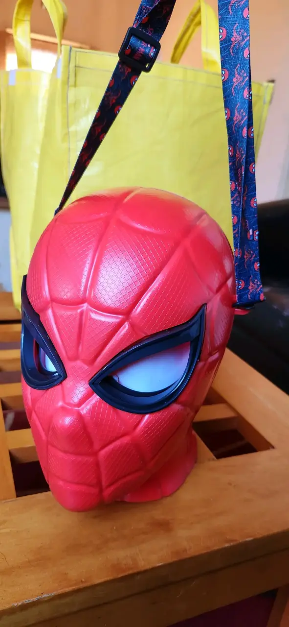 Palomera de Spiderman. Con botón. - 4