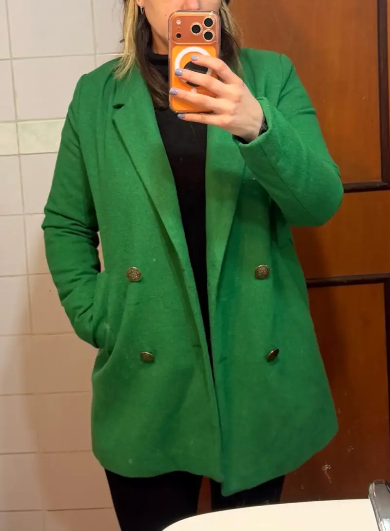 Abrigo verde doble botonadura para mujer - 3