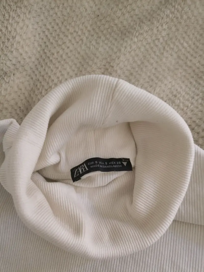 Polera cuello alto blanca Zara para mujer - 2