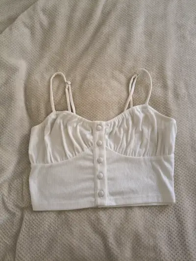 Top blanco de tirantes Forever 21 con botones - miniatura 1