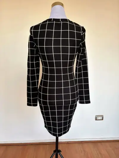 Vestido Shein negro con diseño de cuadros - miniatura 3