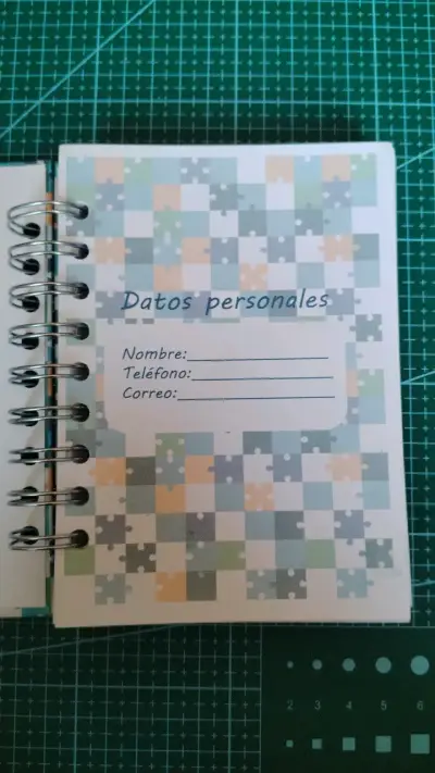 Cuaderno de Puzzles con Diseño Colorido - miniatura 2