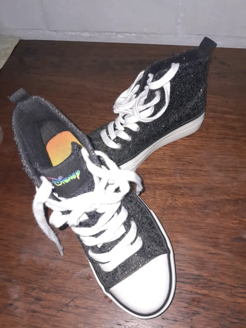 Zapatillas altas negras con diseño Disney