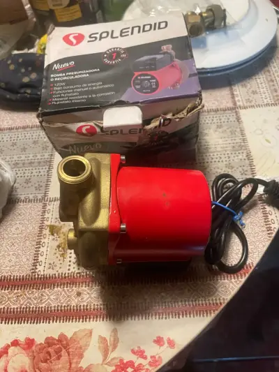 Bomba presurizadora Splendid 120V roja - miniatura 1