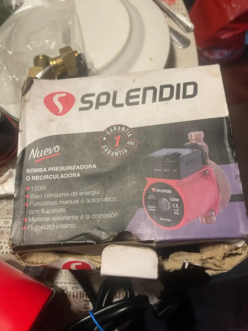 Bomba presurizadora Splendid 120V roja - 2
