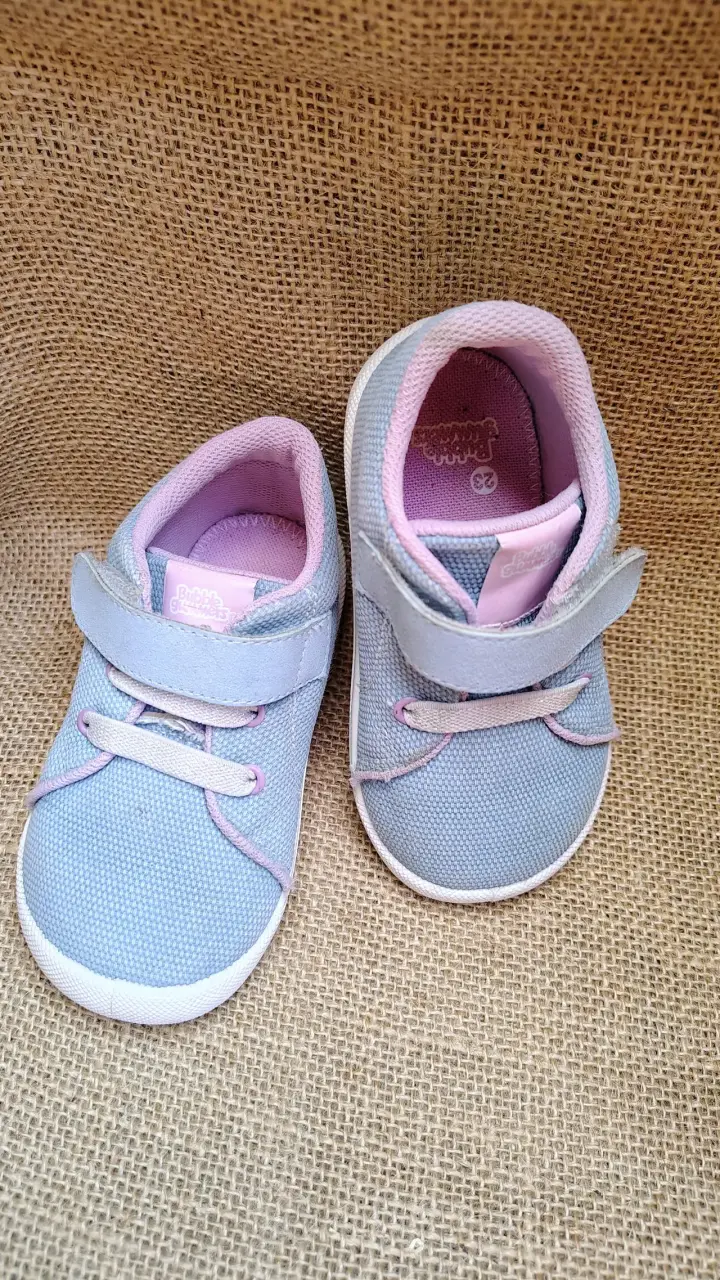 Zapatillas de bebé celestes con velcro - 3