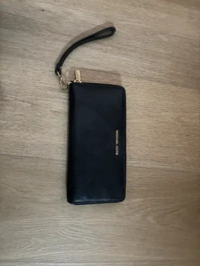 Billetera negra de cuero Michael Kors con cierre - miniatura 2