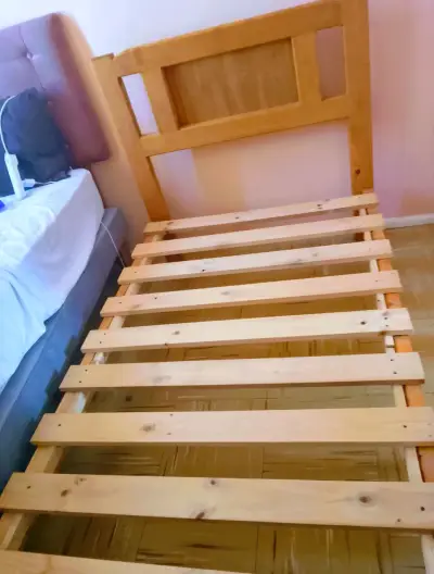 Estructura de cama individual de madera - miniatura 1