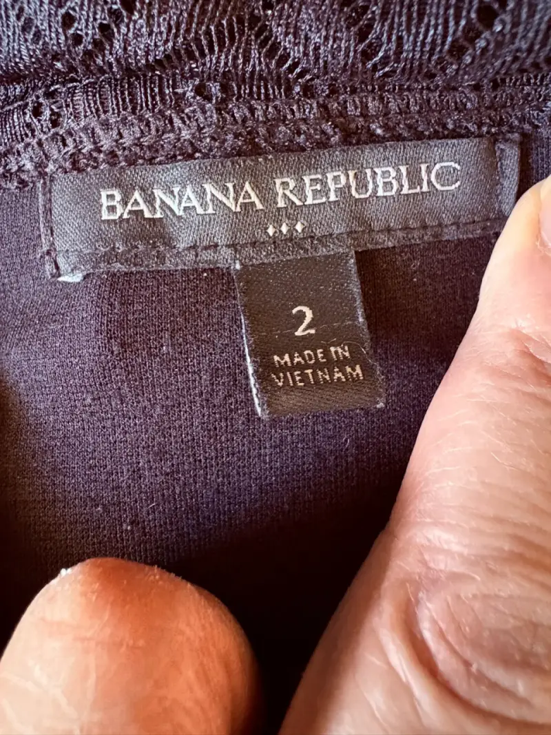 Vestido Banana Republic negro elegante con encaje - 5