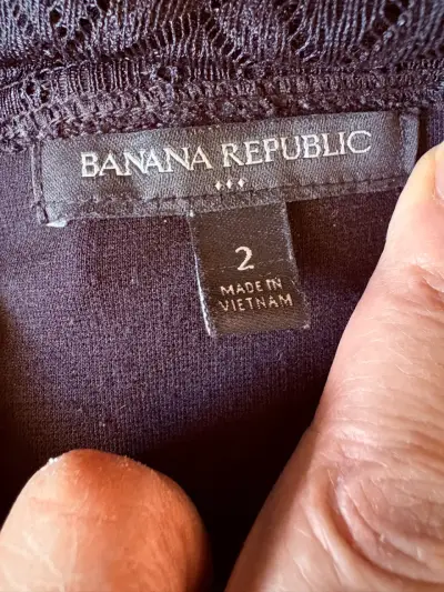 Vestido Banana Republic negro elegante con encaje - miniatura 5
