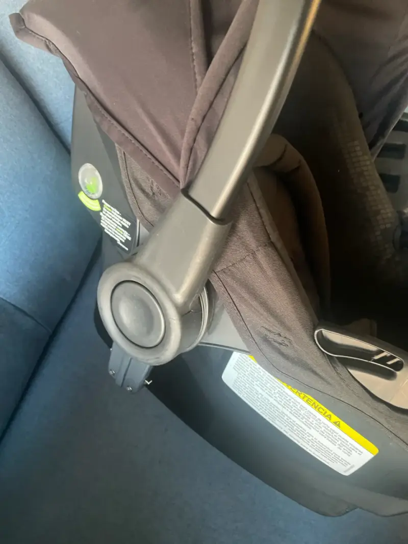 Silla de Auto para Bebé Negra con Arnés - 3