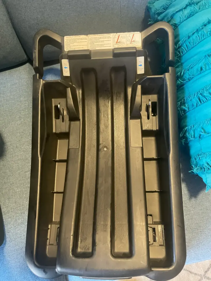 Silla de Auto para Bebé Negra con Arnés - 6