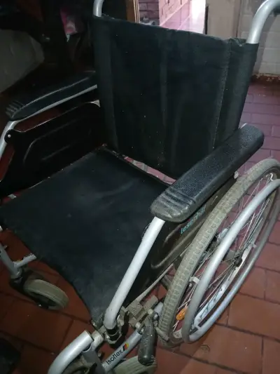 Silla de Ruedas Plegable Isotex - miniatura 1
