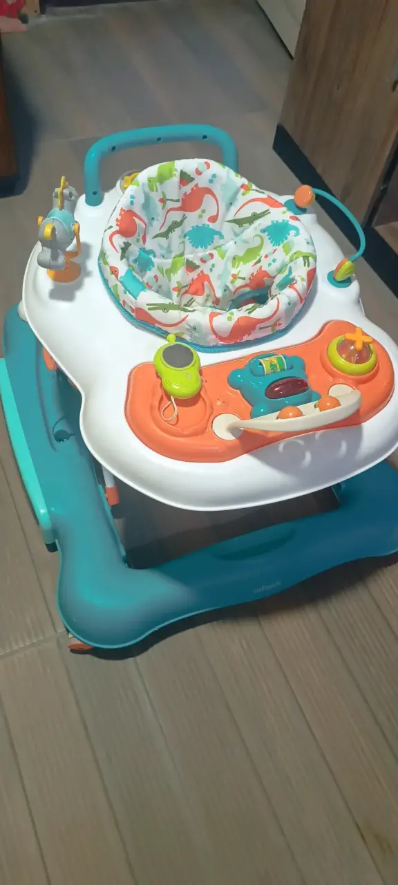 Andador de bebé multicolor con juguetes - 2