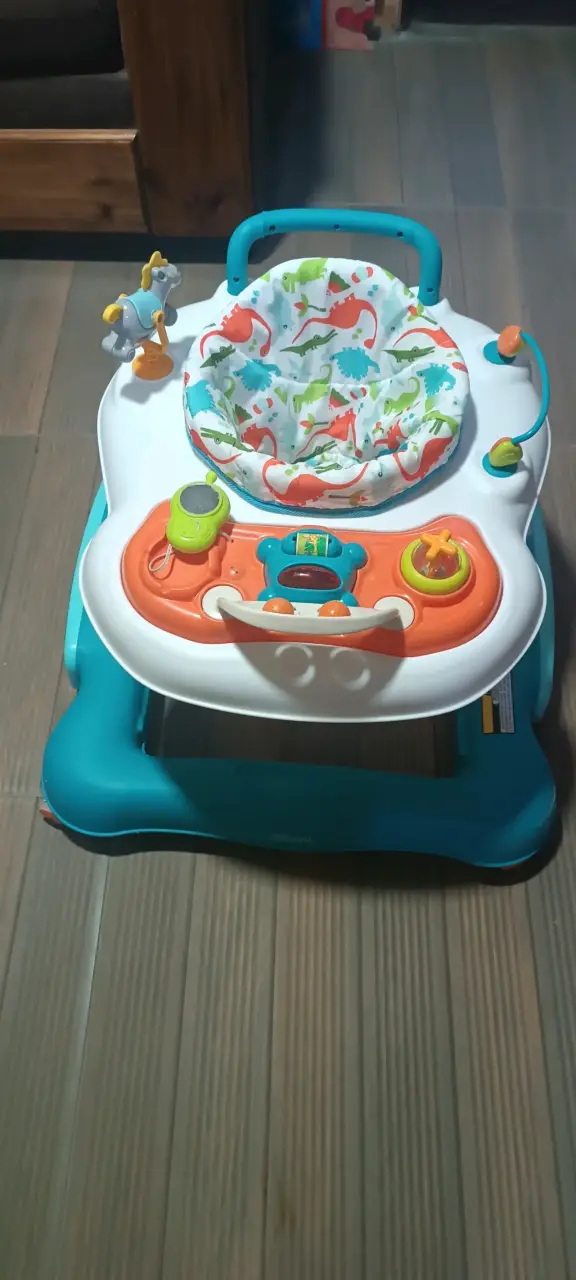 Andador de bebé multicolor con juguetes - 3
