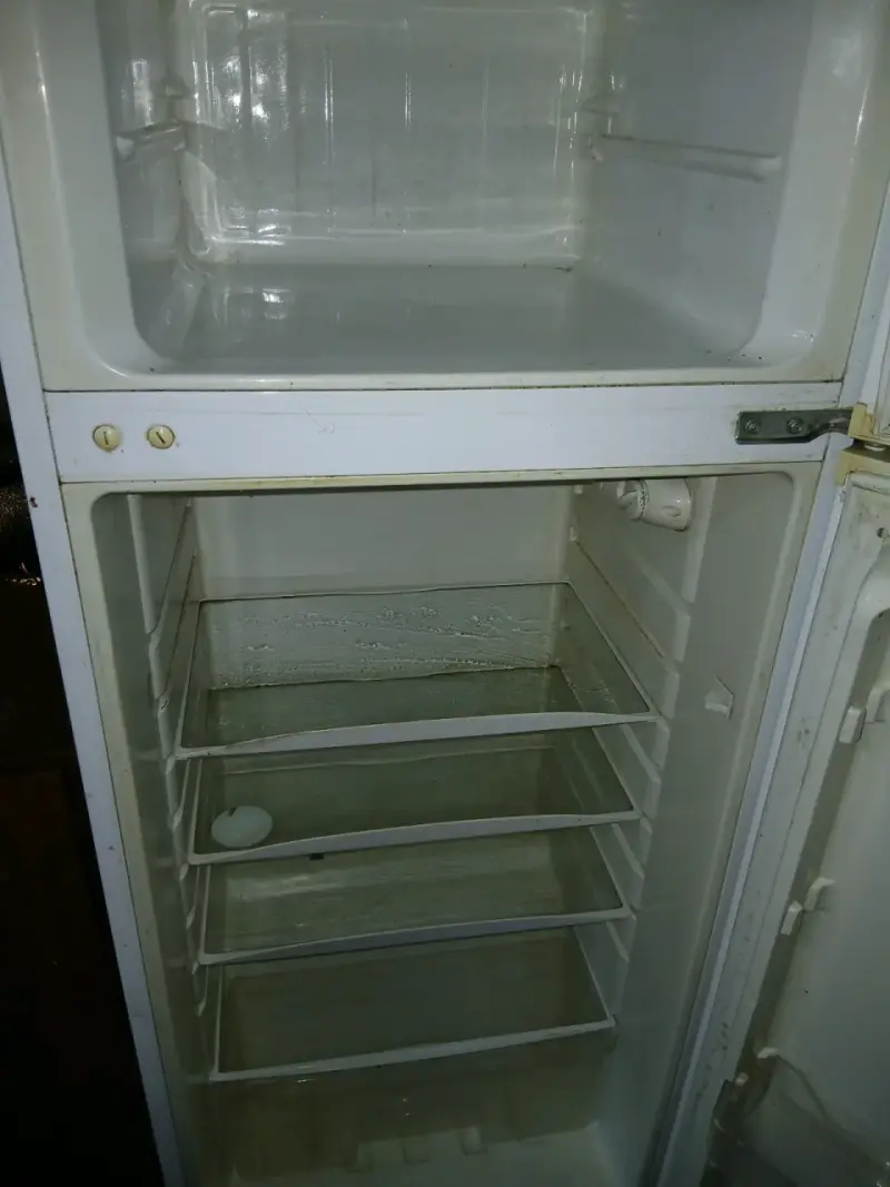 Refrigerador Whirlpool de dos puertas usado - 4