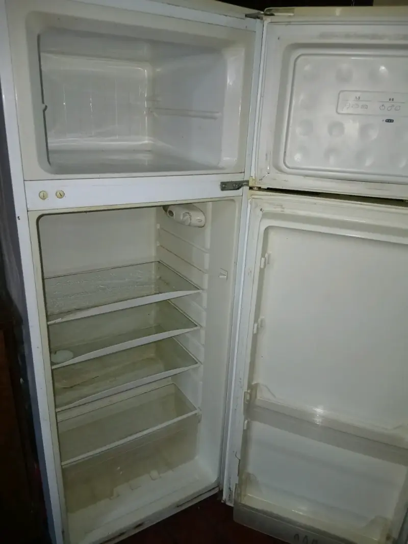 Refrigerador Whirlpool de dos puertas usado - 5
