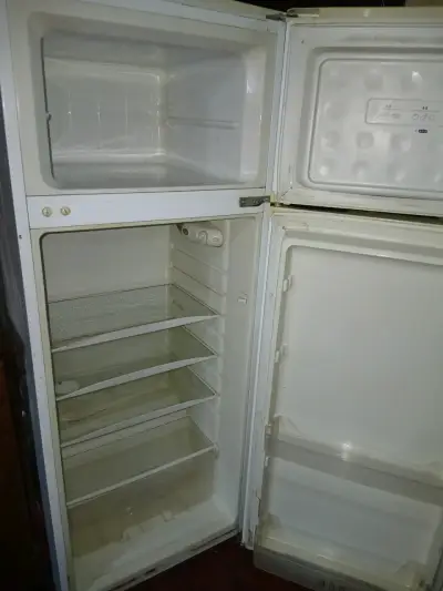 Refrigerador Whirlpool de dos puertas usado - miniatura 5