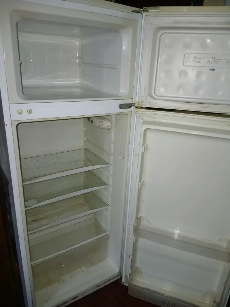 Refrigerador Whirlpool de dos puertas usado - 6
