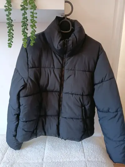 Chaqueta puffa negra H&M para mujer - miniatura 2