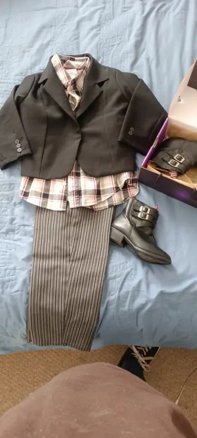 Traje de huaso y zapatos - miniatura 1