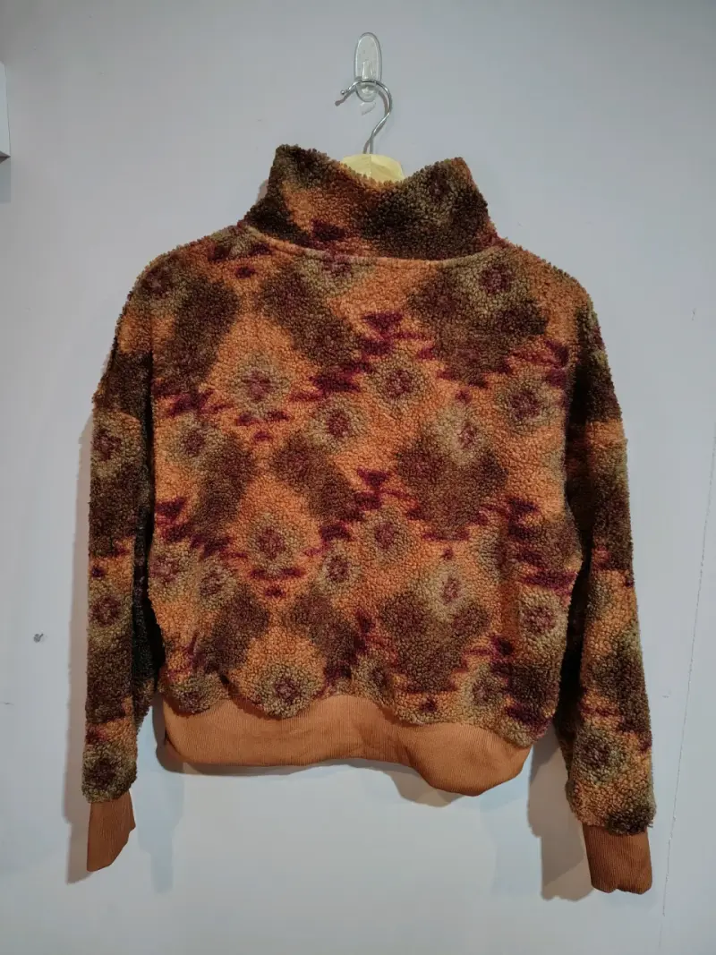 Corderito con diseño étnico - 2