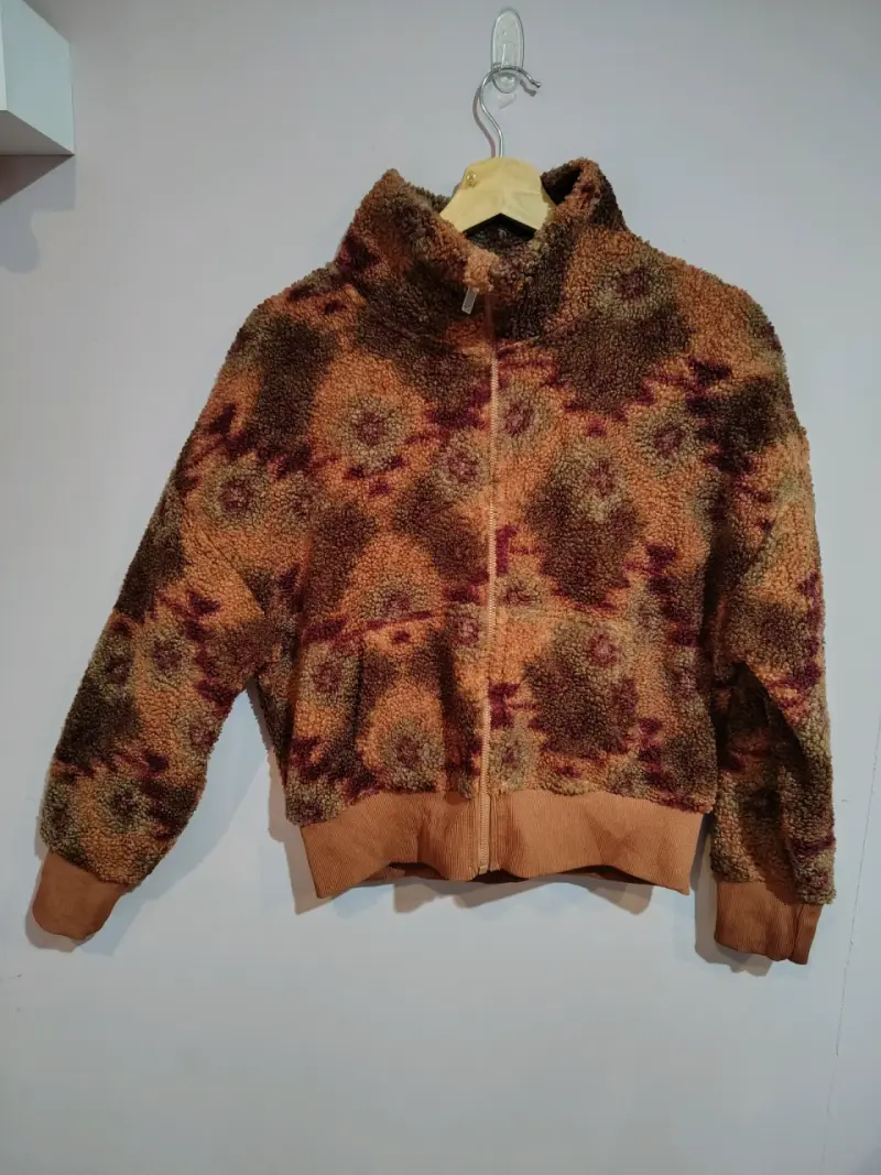 Corderito con diseño étnico - 4