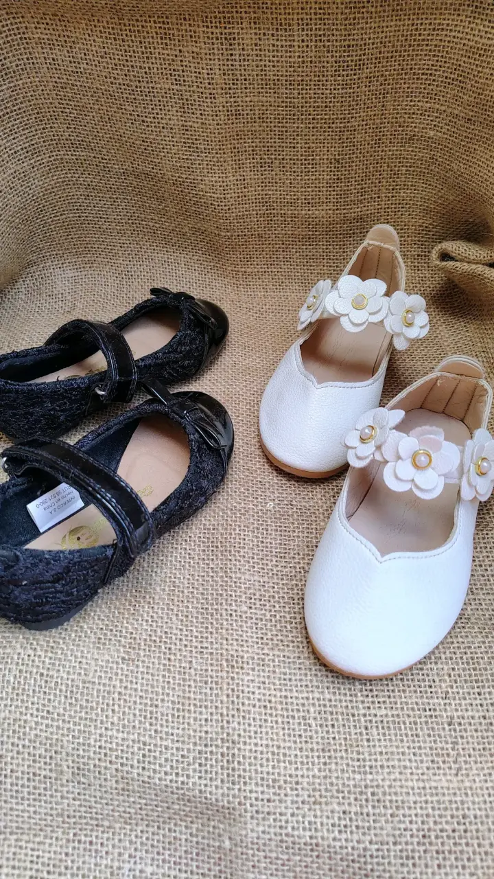 Zapatos de niña negros y blancos - 3
