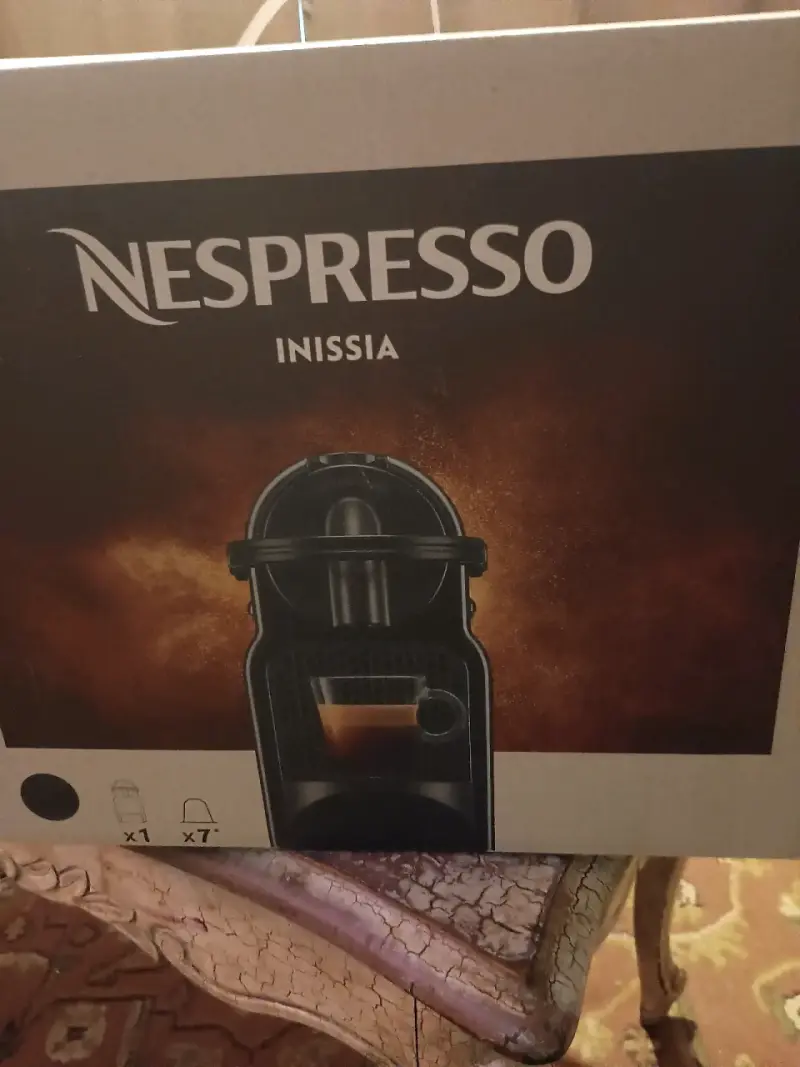 Máquina de Café Nespresso Inissia Negra - 1