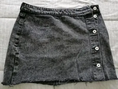 Falda de Mezclilla Gris con Botones - miniatura 1