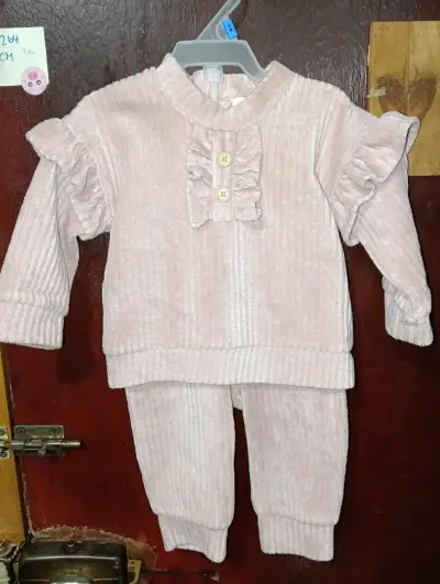 Conjunto de ropa para bebé en varios colores - miniatura 5