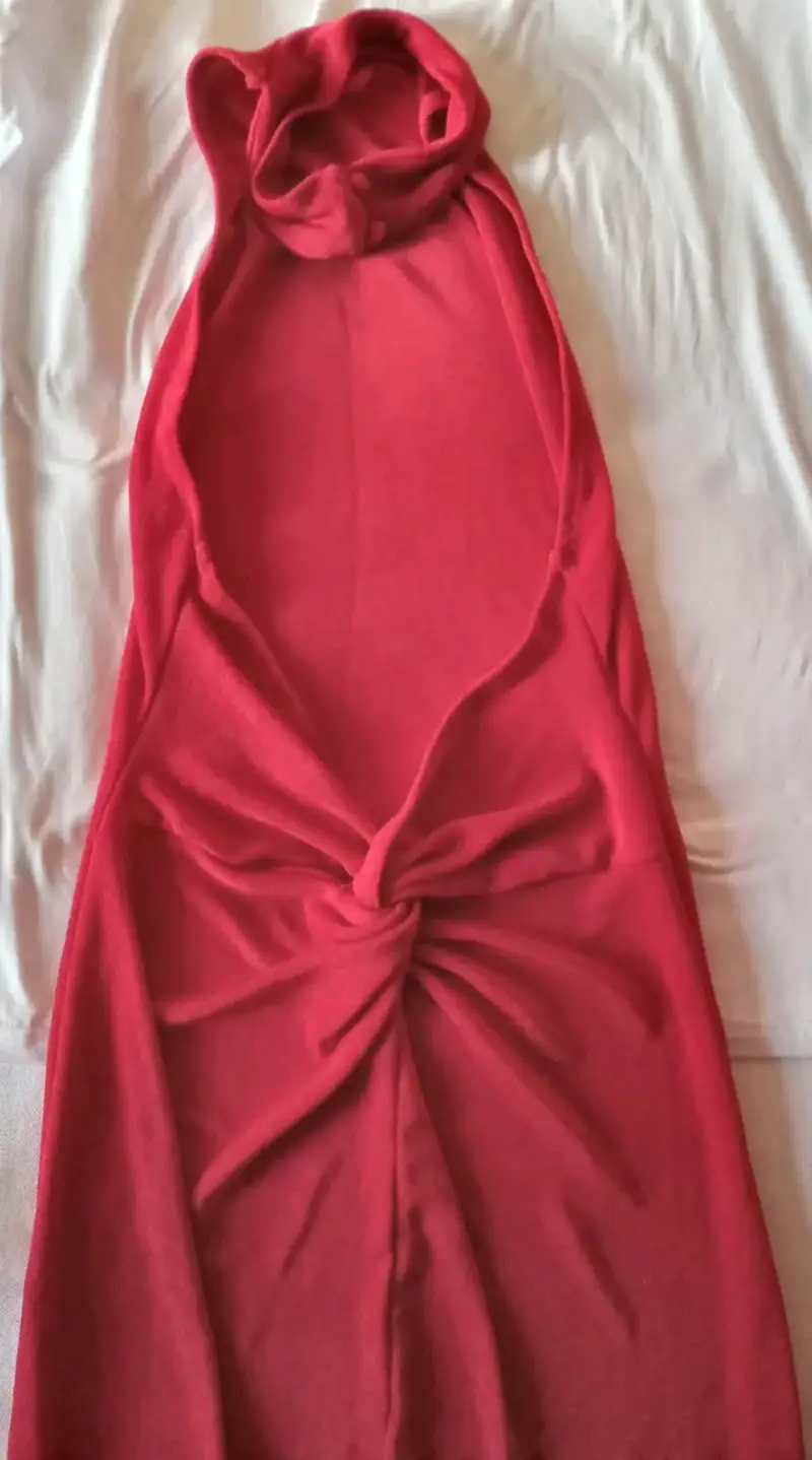 Vestido Rojo sin Espalda - 3