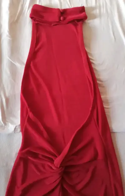 Vestido Rojo sin Espalda - miniatura 5