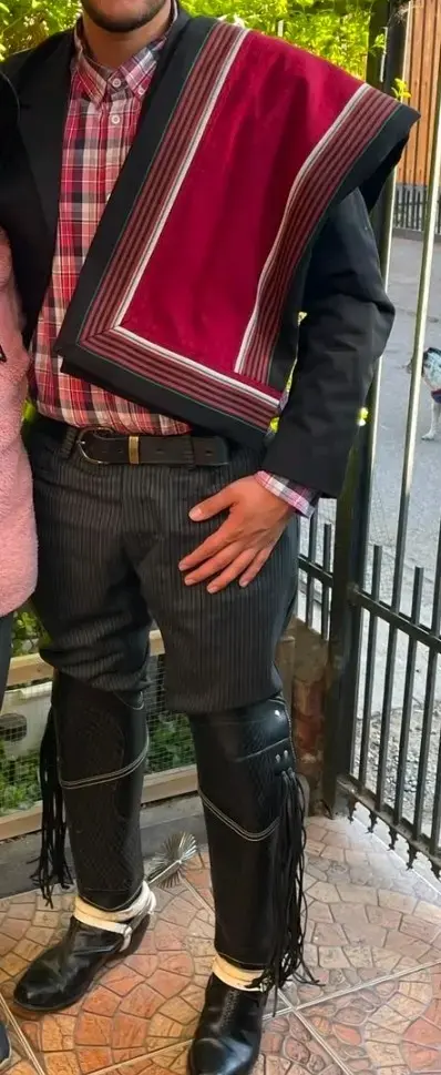 Traje de huaso chileno tradicional