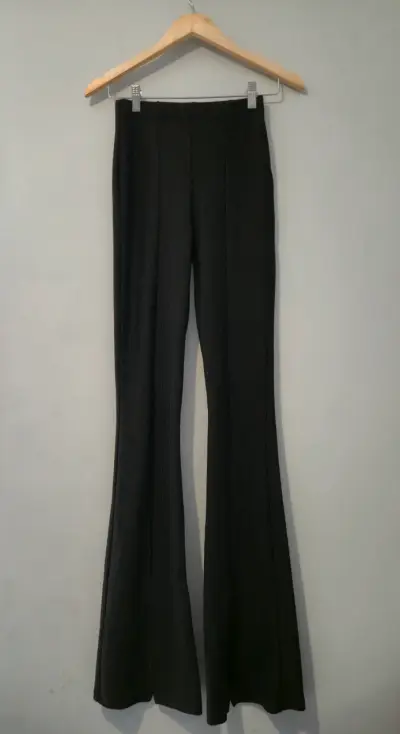 Pantalones acampanados negros Stradivarius - miniatura 1