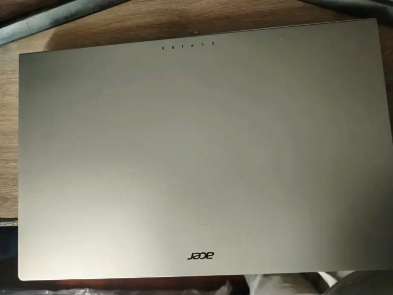 Laptop Acer Aspire Lite 15 con AMD Ryzen 7 - 5