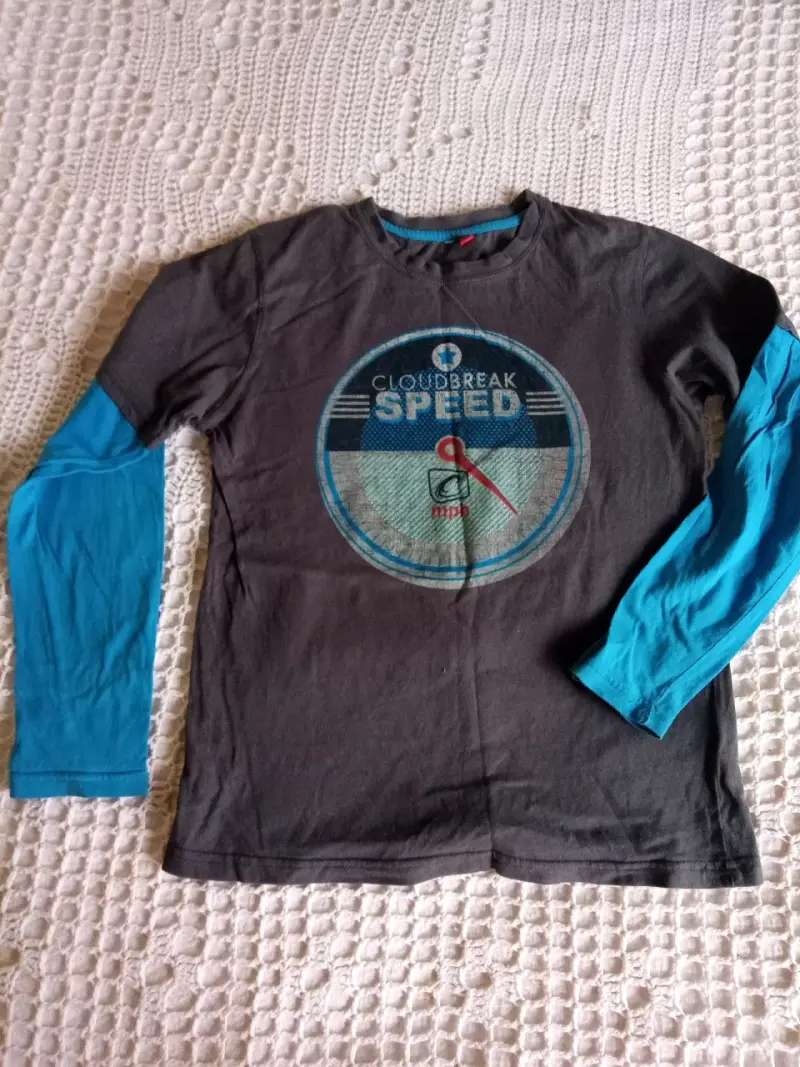 Polera manga larga infantil con diseño de mono y patines - 6