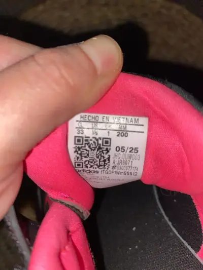 Zapatillas deportivas para niños Adidas negras y rosadas - miniatura 2