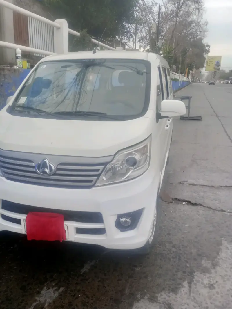 Furgón Changan M201 blanco en buen estado - 1