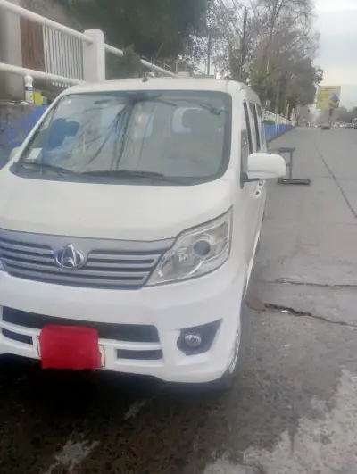 Furgón Changan M201 blanco en buen estado - miniatura 1