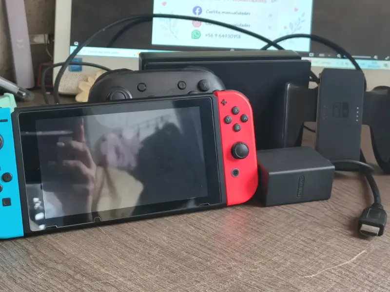 Consola Nintendo Switch con accesorios y juegos - 2