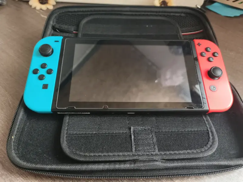 Consola Nintendo Switch con accesorios y juegos - 5