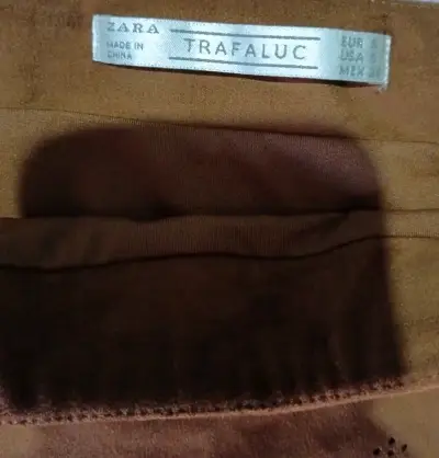 Falda corta marrón con diseño floral Zara - miniatura 3