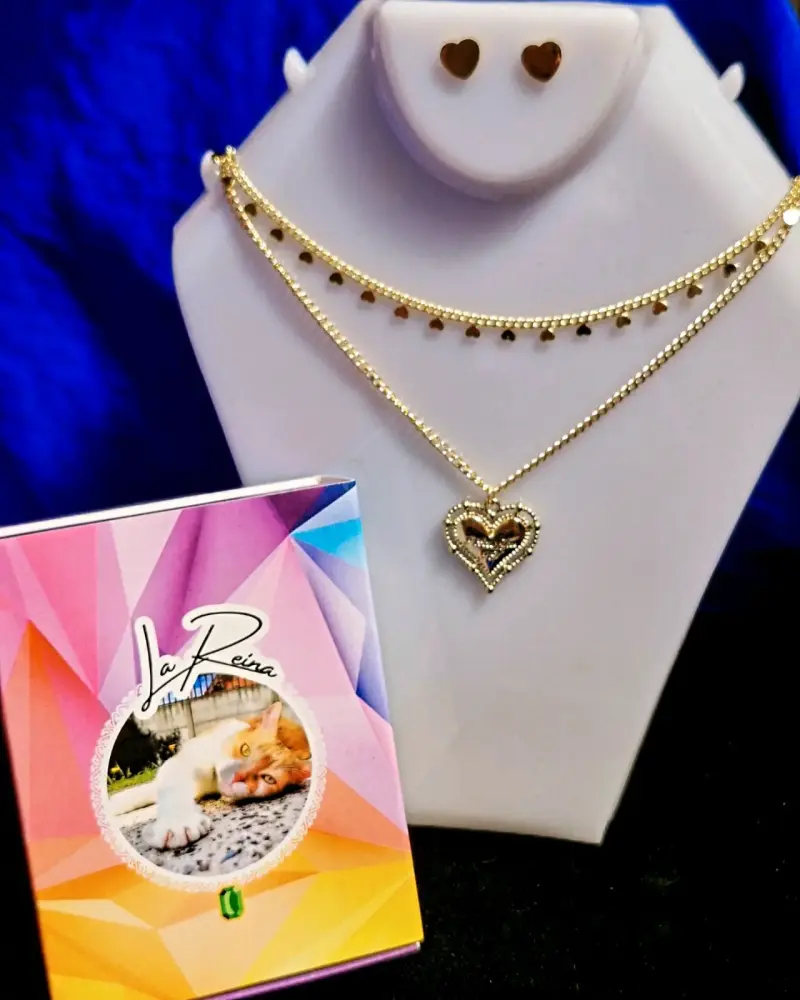 Set de joyería dorada con collares y pulseras - 2