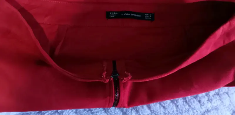 Falda roja con trasero frontal Zara - 3